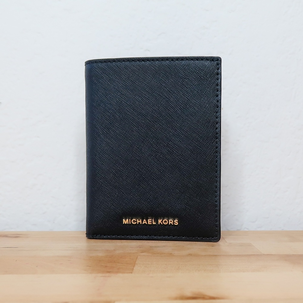 Michael Kors Jet Set Travel Passport Holder Wallet